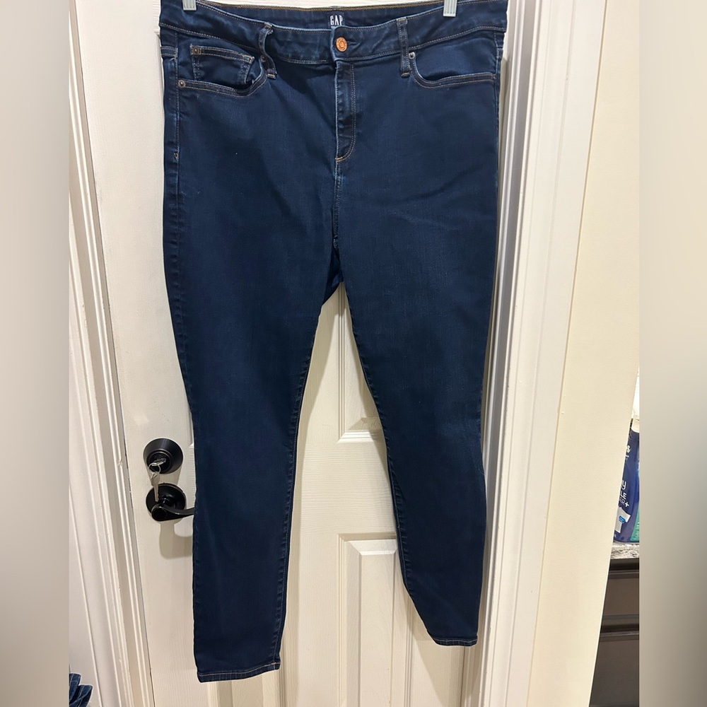 Gap skinny jeans sz 34